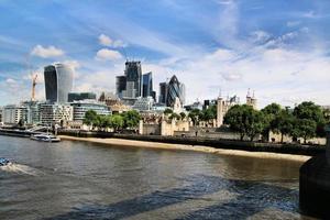 en se av de flod thames nära westminster foto