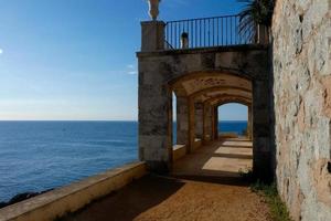 camino de ronda, en väg parallell till de katalansk costa brava, belägen på de medelhavs hav i de norr av Katalonien, Spanien. foto