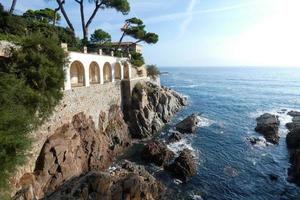 camino de ronda, en väg parallell till de katalansk costa brava, belägen på de medelhavs hav i de norr av Katalonien, Spanien. foto