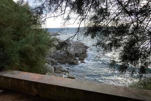 camino de ronda, en väg parallell till de katalansk costa brava, belägen på de medelhavs hav i de norr av Katalonien, Spanien. foto