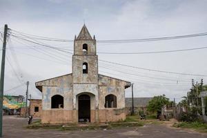 manacapuru, Amazonas, Brasilien november 19 2022 överge gammal katolik kyrka i de fattig gemenskap av manacapuru foto