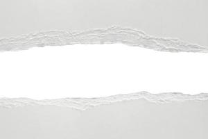 vit rev papper trasig kanter remsor isolerat på vit bakgrund foto