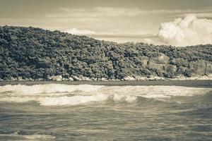 starka vågor praia lopes mendes beach ilha grande island brazil. foto