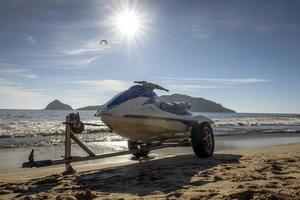 Mazatlan, sinv 2022 vattenskoter på en trailer varelse lanserades in i de wateraloa, Mexiko, 11 Nej foto