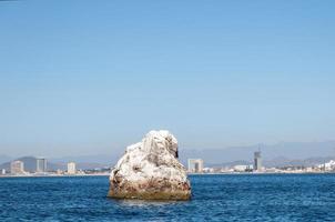 vit klippig strand i Mazatlan, sinaloa foto