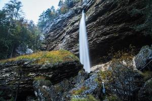 slag pericnik i triglav nationell parkera i slovenien foto