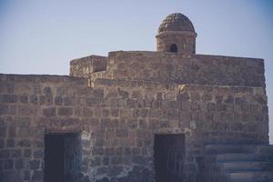 några skott runt om bahrain fort, qalat al-bahrain foto