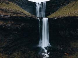 fossa vattenfall som sett i de faroe öar foto