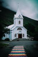 seydisfjardarkirkja kyrka i de öst av island foto