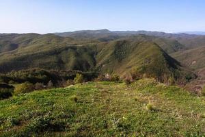 vår landskap från de bergen av grekland foto