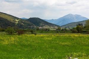 vår landskap från de bergen av grekland foto