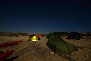 natt landskap i de öppen luft foto