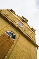 gul trä- ortodox kyrka foto