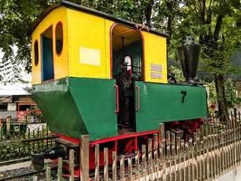 probolinggo, Indonesien. nov. 2022 - gammal lokomotiv den där fortfarande har en ånga motor. fortfarande bevarad i en museum foto