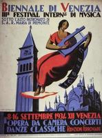 Venedig, Italien - september 6, 2022. 59: e Venedig konst biennalen i Venedig. gammal posters reklam de Venedig biennalen presenteras i de central paviljong i giardini foto