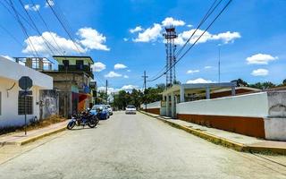 kantunilkin quintana roo mexico 2022 små by kantunilkin gator hus kyrkor och offentlig platser Mexiko. foto