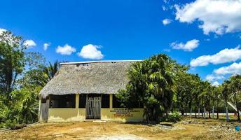 kantunilkin quintana roo mexico 2022 små by kantunilkin gator hus kyrkor och offentlig platser Mexiko. foto