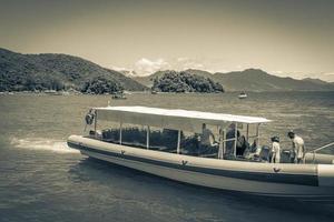 ilha grande rio de janeiro Brasilien 2020 båt resa abraao strand ilhas do Macedo. ilha grande, Brasilien. foto