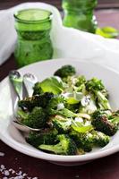 panorera rostad broccoli med vitlök foto