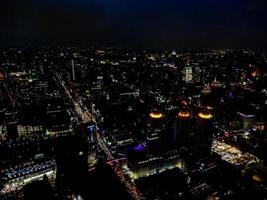 paris stad på natt foto