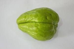 labu siam, jipang eller chayote isolerat på vit bakgrund. organisk vegetabiliska begrepp foto