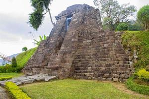 sukuh tempel eller candi sukuh, lättnader på sukuh tempel.gammal erotisk candi sukuh-hindu tempel på central java, Indonesien. de tempel är javanese hindu tempel belägen montera lawu foto