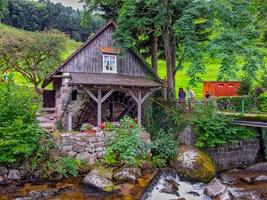 en historisk kvarn i de svart skog foto