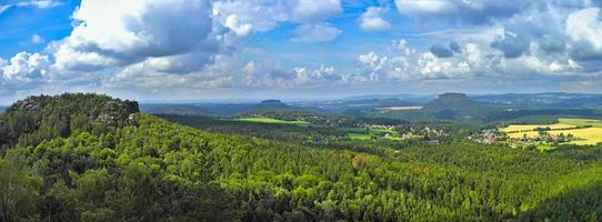 panorama- se över de saxony schweiz foto