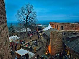 medeltida julmarknad på landeck slott foto