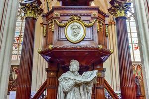 Brugge, belgien - Maj 12, 2017 - helgon salvator katedral i Brugge, Belgien. de katedral är tillägnad till de verrezen zaligmaker och saint-donatius av reims. foto