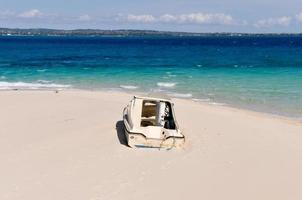 stranded båt på fängelse ö, Zanzibar, tanzania foto