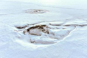 snöig sjö storvatnet i de lofoten öar, Norge i de vinter. foto