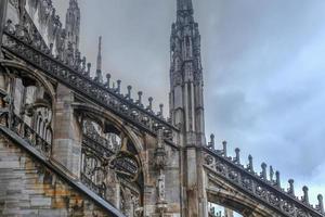 milan katedral, duomo di milano, ett av de största kyrkor i de värld, på piazza duomo fyrkant i de milan stad Centrum i Italien. foto