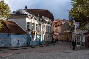 tallinn gammal stad i sommar kväll foto