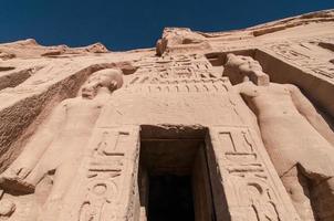 abu simbel på de gräns av egypten och sudan foto