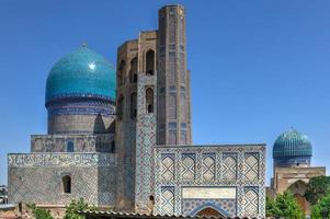bibi khanym moské i samarkand, uzbekistan. i de 15:e århundrade den var ett av de största och mest magnifik moskéer i de islamic värld. foto