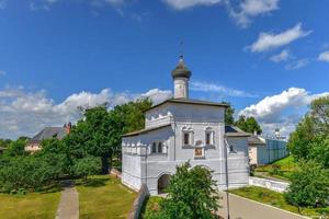 Port kyrka av de annunciation av kloster av vår räddare och st euthymius i suzdal stad i vinter- i Vladimir oblast av ryssland foto