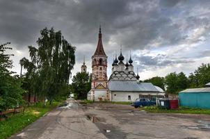 antipievskaya och lazarevskaya kyrkor i suzdal. gyllene ringa, Ryssland. foto