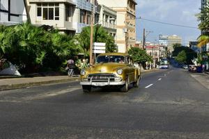 Havanna, kuba - jan 14, 2017 - klassisk bil i de gator av Havanna, kuba. foto