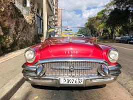 Havanna, kuba - jan 14, 2017 - klassisk bil i de gator av Havanna, kuba. foto