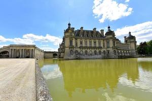 slott de Chantilly, historisk slott belägen i de stad av Chantilly, Frankrike. foto