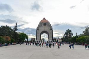 mexico stad, mexico - juli 6, 2013 - monument till de mexikansk rotation. belägen i republik fyrkant, mexico stad. byggd i 1936. foto