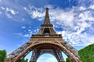 de ikoniska eiffel torn i paris, Frankrike. foto