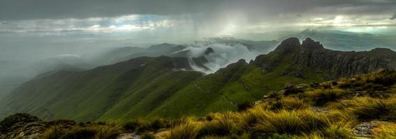 drakensberg bergen i söder afrika foto