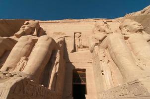 abu simbel på de gräns av egypten och sudan foto