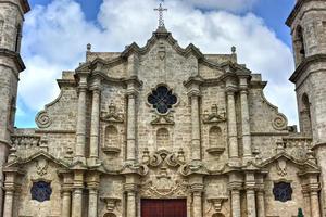 de katedral av havana och katedral torg. foto