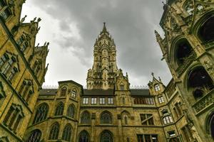 marienplatz är en central fyrkant i de stad Centrum av München, Tyskland. den har varit de stadens huvud fyrkant eftersom 1158. foto