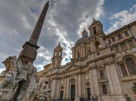 de kyrka av sant'agnese i agone är ett av de mest besökta kyrkor i rom på grund av till dess central placera i de känd piazza navona i rom, Italien. foto