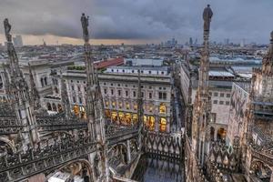 milan katedral, duomo di milano, ett av de största kyrkor i de värld, på piazza duomo fyrkant i de milan stad Centrum i Italien. foto