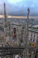 milan katedral, duomo di milano, ett av de största kyrkor i de värld, på piazza duomo fyrkant i de milan stad Centrum i Italien. foto